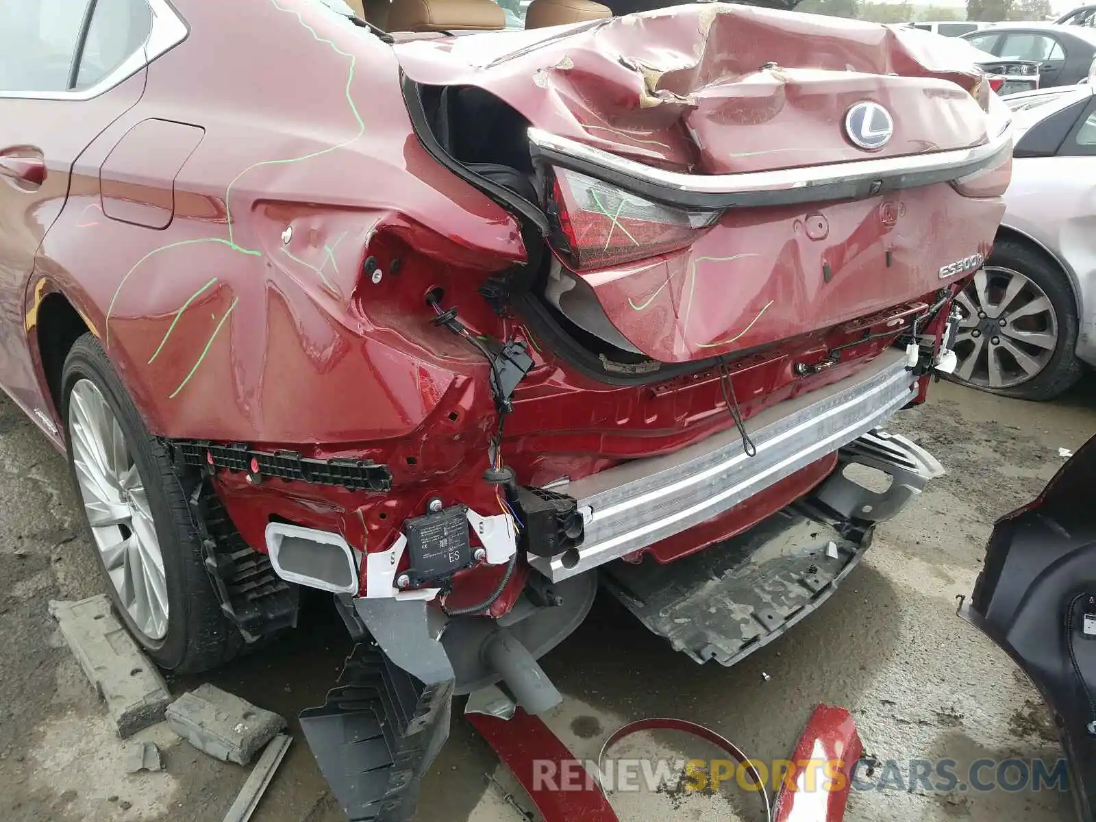 9 Photograph of a damaged car 58AB21B12KU002654 LEXUS ES300 2019