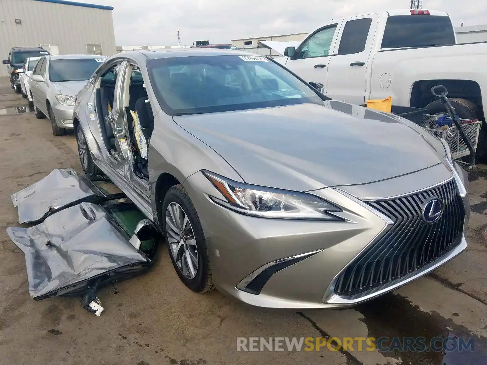 1 Photograph of a damaged car 58AB21B14KU001635 LEXUS ES300 2019