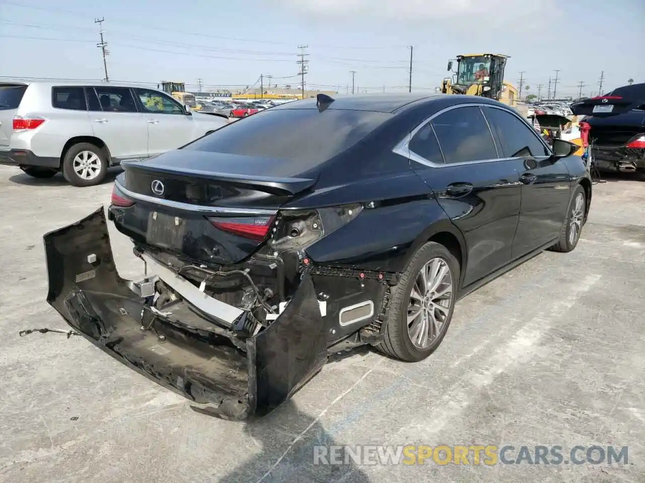 4 Photograph of a damaged car 58AB21B14KU003157 LEXUS ES300 2019