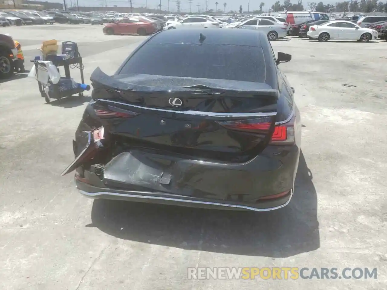 9 Photograph of a damaged car 58AB21B15KU001059 LEXUS ES300 2019