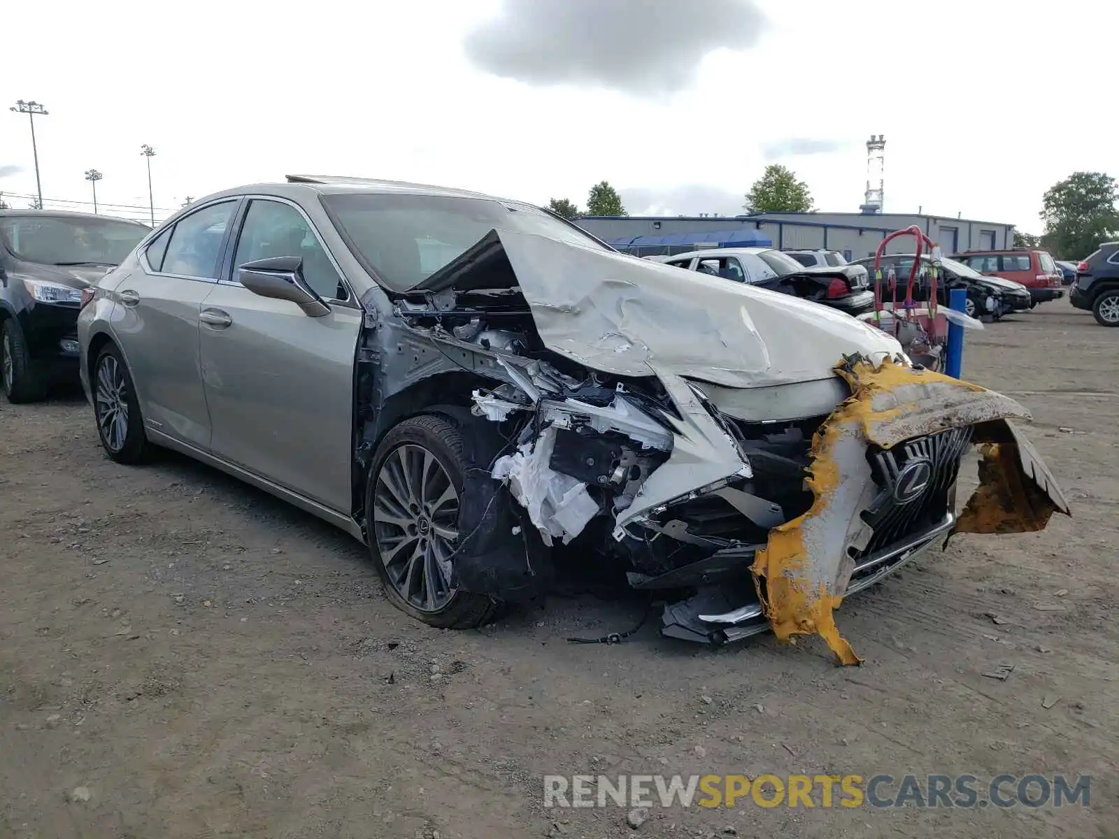 1 Photograph of a damaged car 58AB21B15KU001563 LEXUS ES300 2019