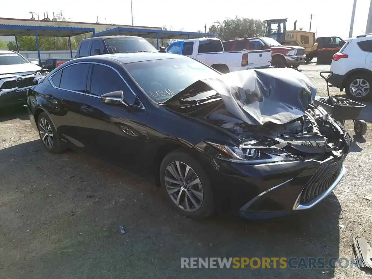 1 Photograph of a damaged car 58AB21B16KU002432 LEXUS ES300 2019