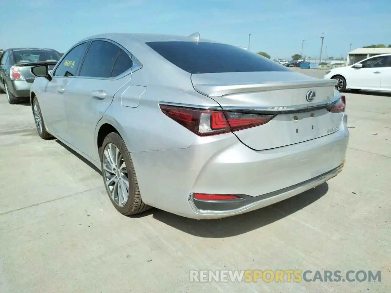 3 Photograph of a damaged car 58AB21B16KU002611 LEXUS ES300 2019