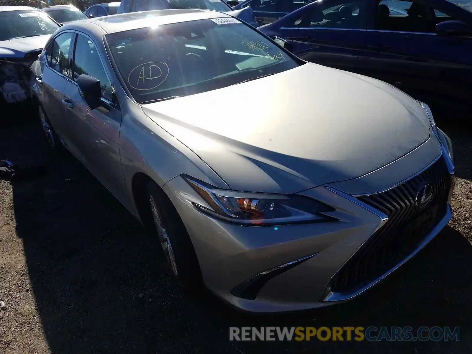 1 Photograph of a damaged car 58AB21B16KU003659 LEXUS ES300 2019