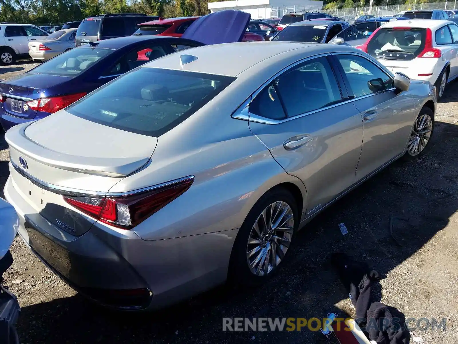 4 Photograph of a damaged car 58AB21B16KU003659 LEXUS ES300 2019