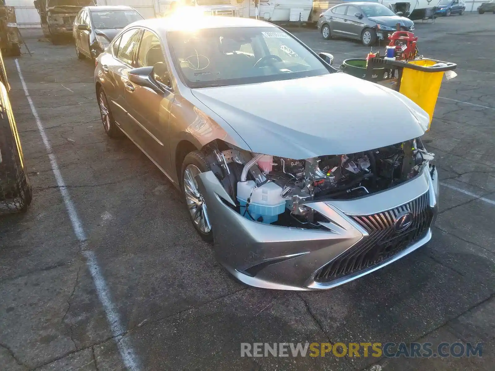 1 Photograph of a damaged car 58AB21B17KU003606 LEXUS ES300 2019