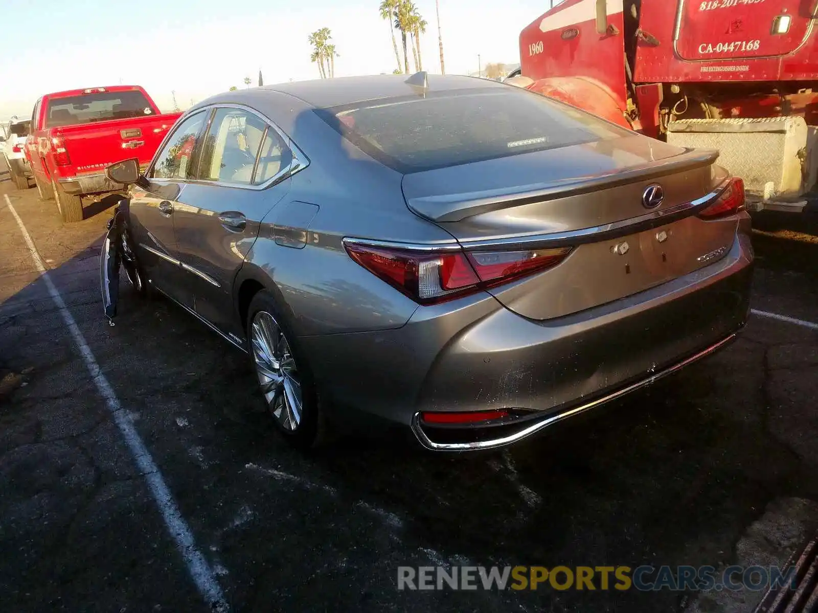 3 Photograph of a damaged car 58AB21B17KU003606 LEXUS ES300 2019