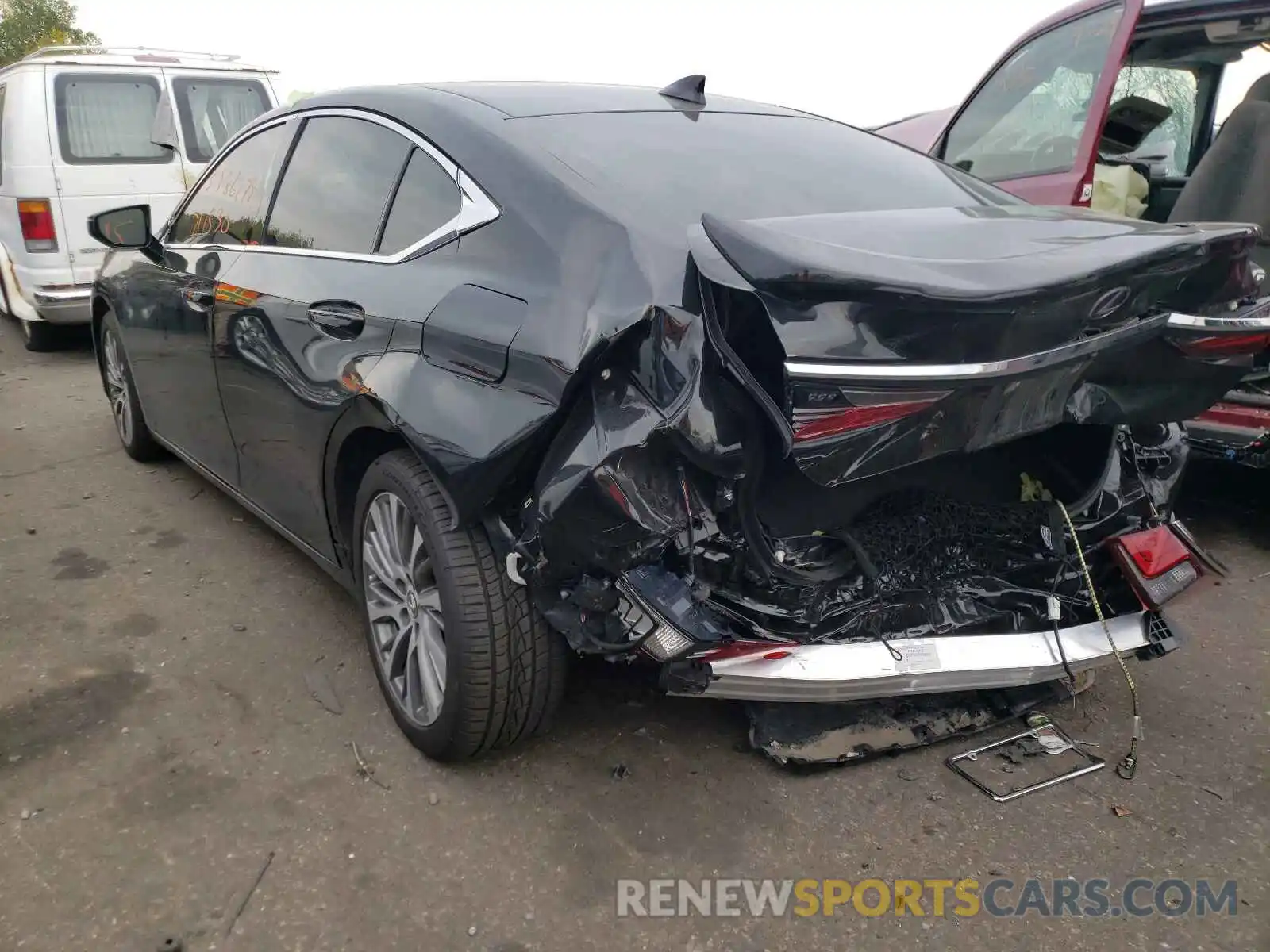 3 Photograph of a damaged car 58AB21B17KU003976 LEXUS ES300 2019