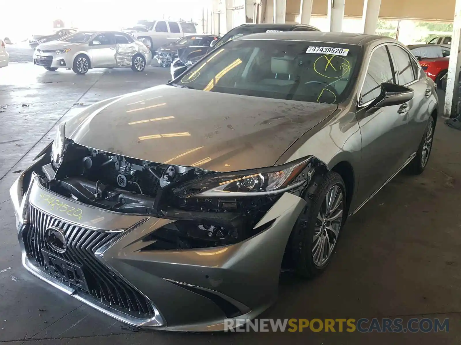 2 Photograph of a damaged car 58AB21B17KU004075 LEXUS ES300 2019