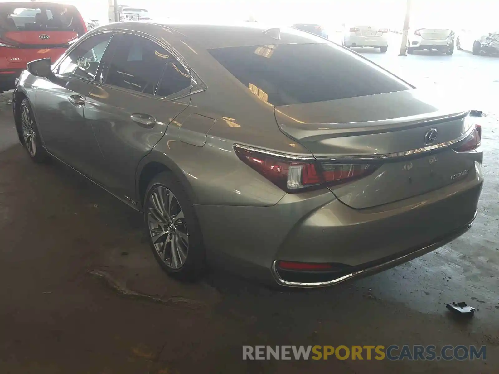 3 Photograph of a damaged car 58AB21B17KU004075 LEXUS ES300 2019