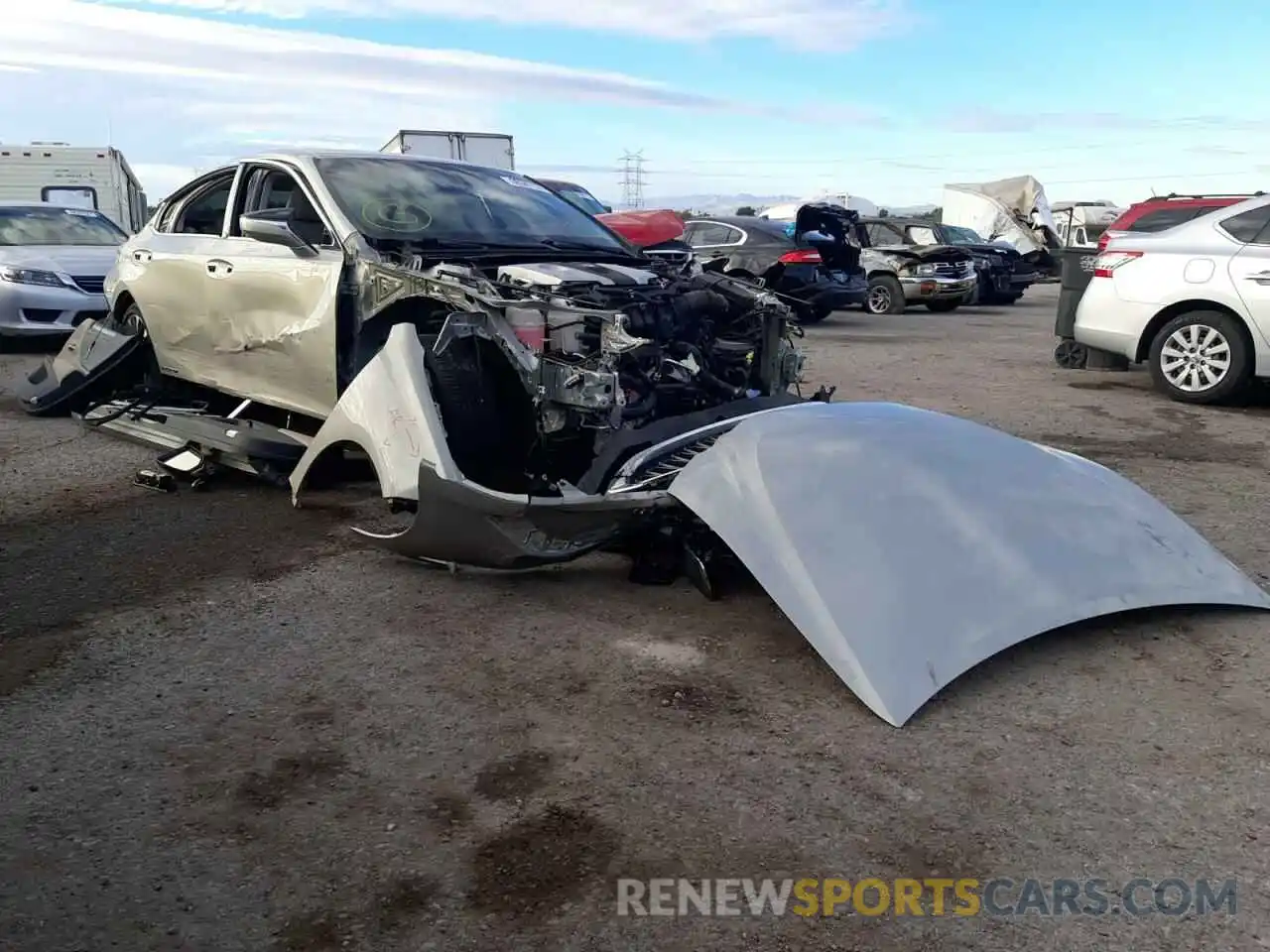 1 Photograph of a damaged car 58AB21B18KU001511 LEXUS ES300 2019