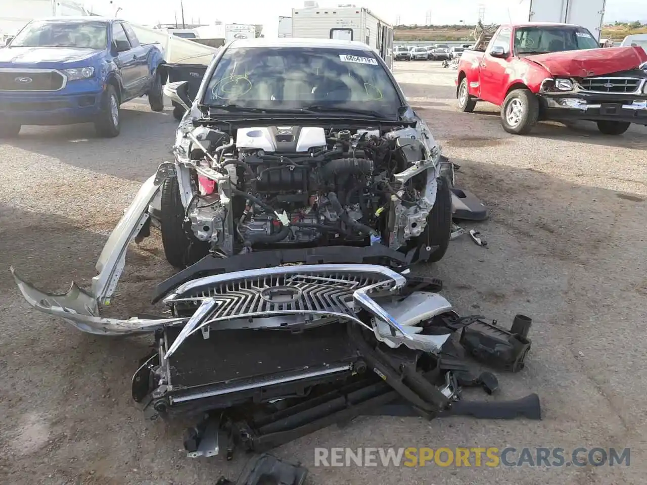 9 Photograph of a damaged car 58AB21B18KU001511 LEXUS ES300 2019