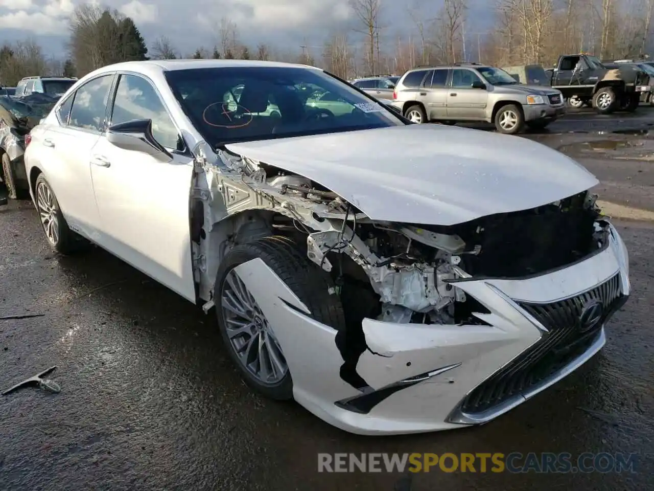 1 Photograph of a damaged car 58AB21B19KU001808 LEXUS ES300 2019