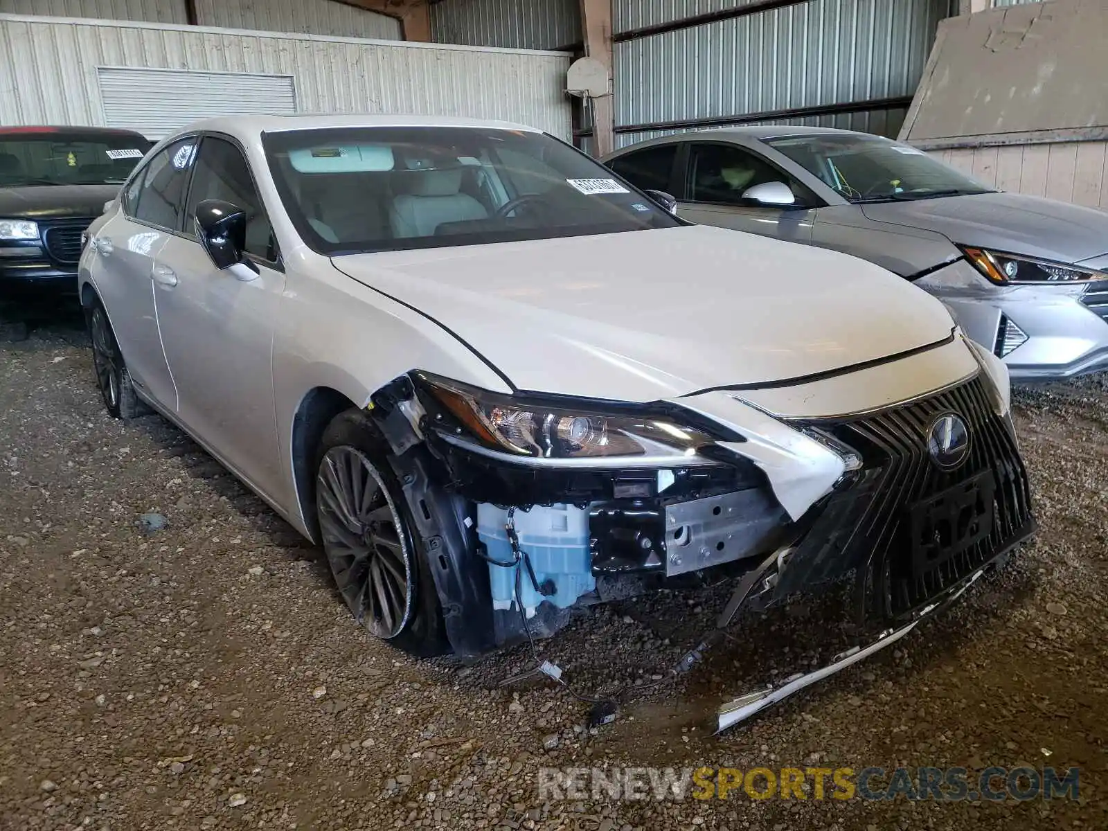 1 Photograph of a damaged car 58AB21B1XKU001669 LEXUS ES300 2019