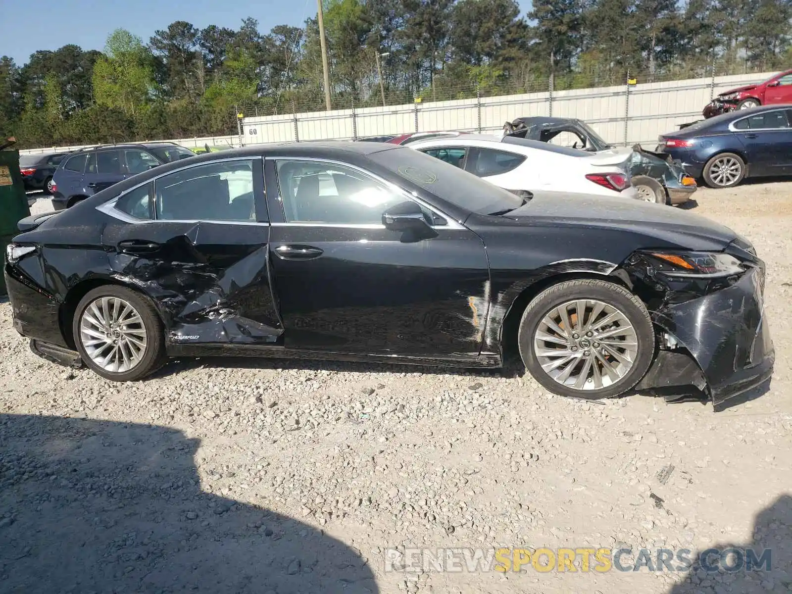 9 Photograph of a damaged car 58AB21B1XKU002630 LEXUS ES300 2019