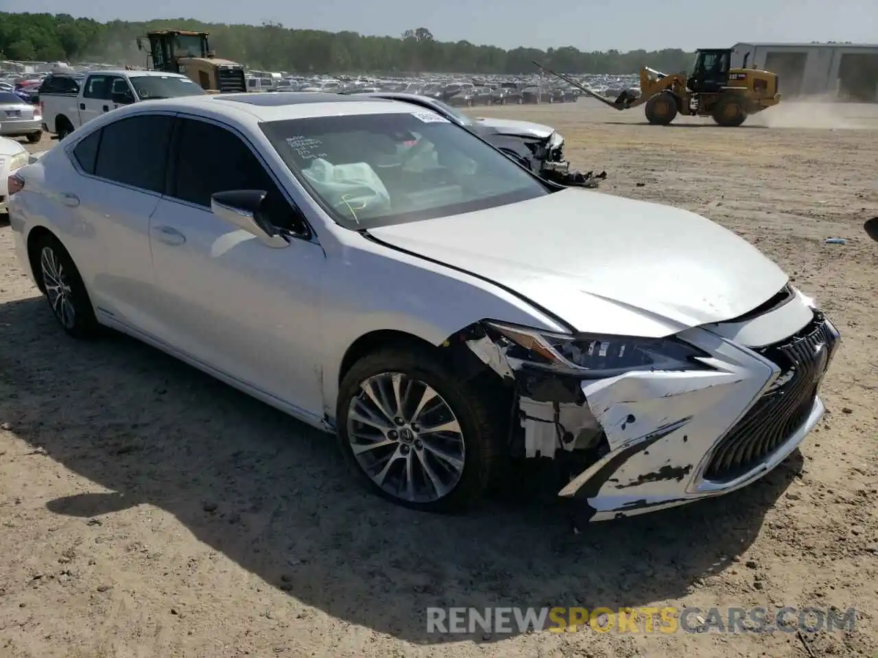 1 Photograph of a damaged car 58AB21B1XKU003552 LEXUS ES300 2019