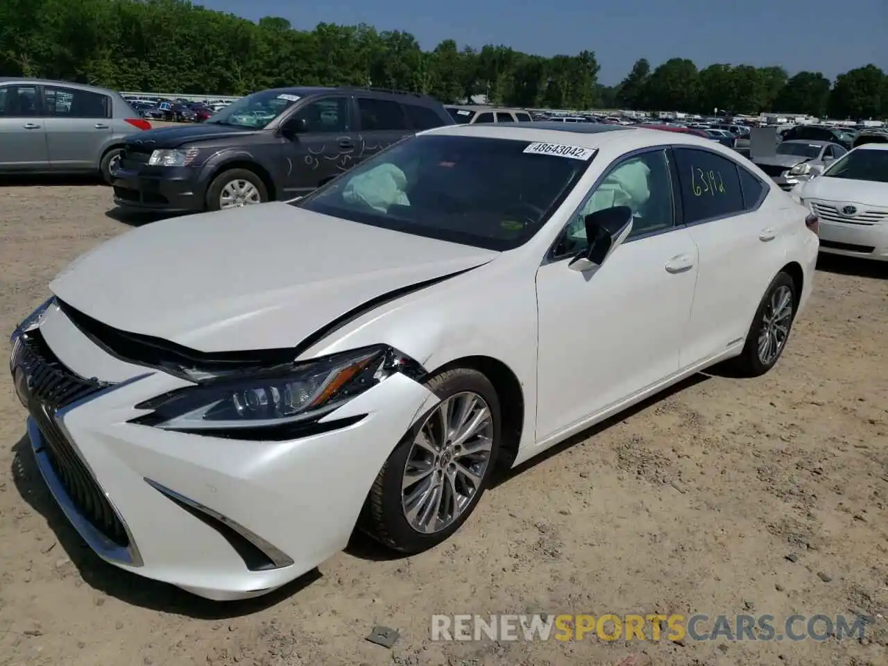 2 Photograph of a damaged car 58AB21B1XKU003552 LEXUS ES300 2019