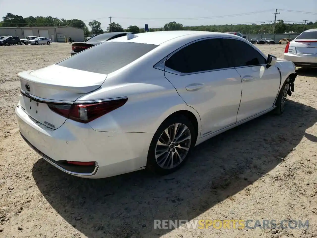 4 Photograph of a damaged car 58AB21B1XKU003552 LEXUS ES300 2019