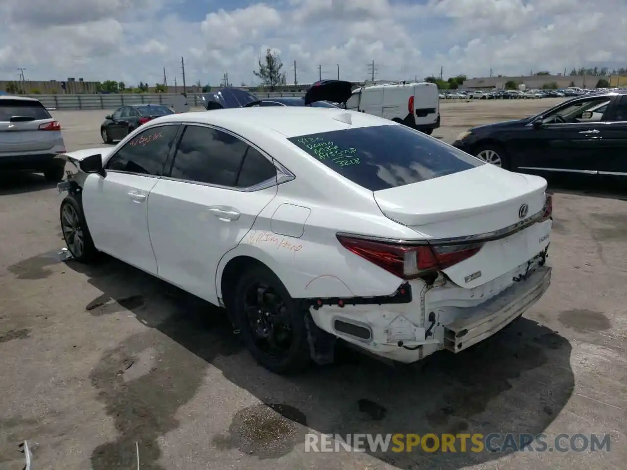 3 Photograph of a damaged car 58ABZ1B18KU005389 LEXUS ES300 2019