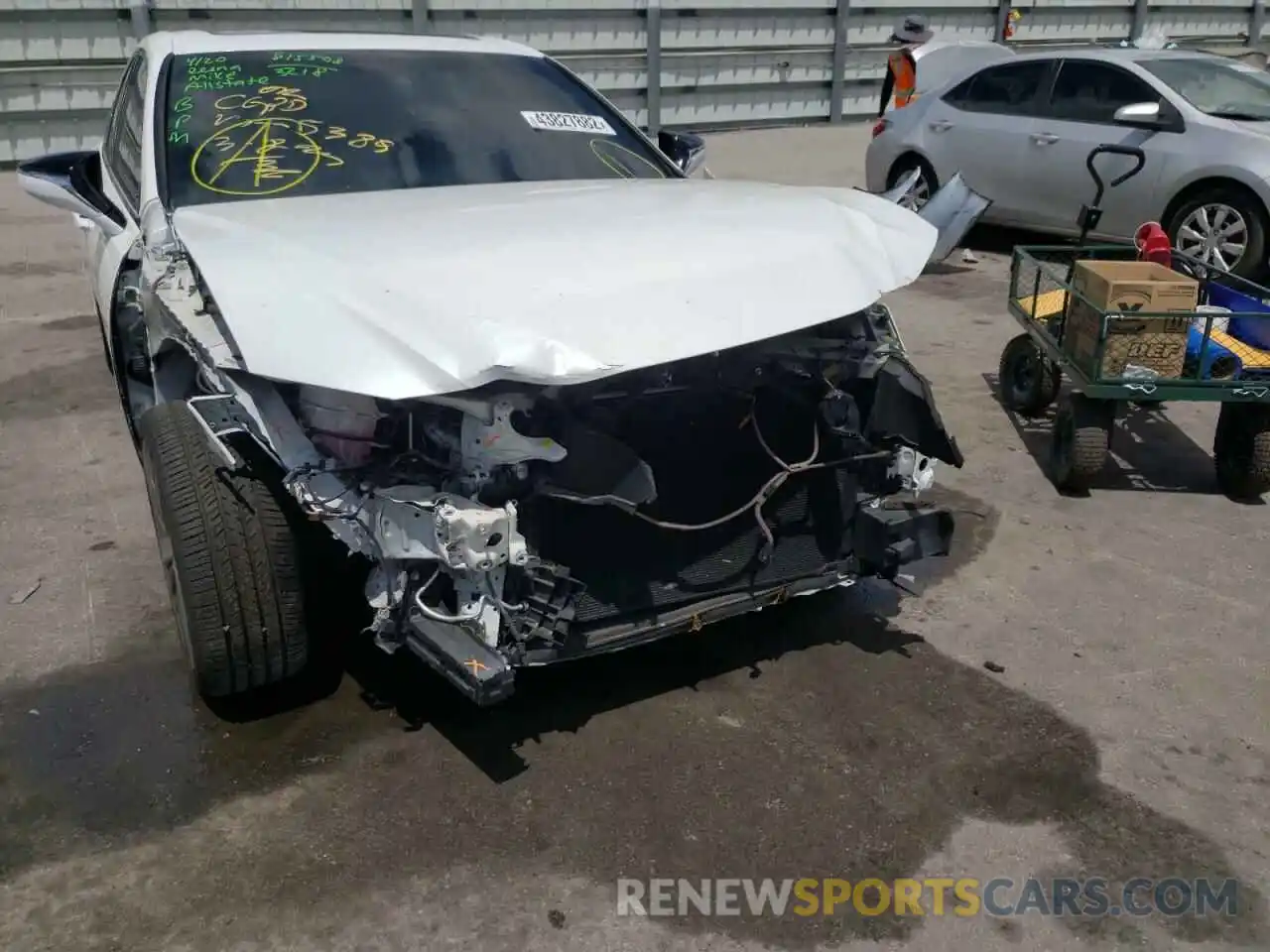 9 Photograph of a damaged car 58ABZ1B18KU005389 LEXUS ES300 2019