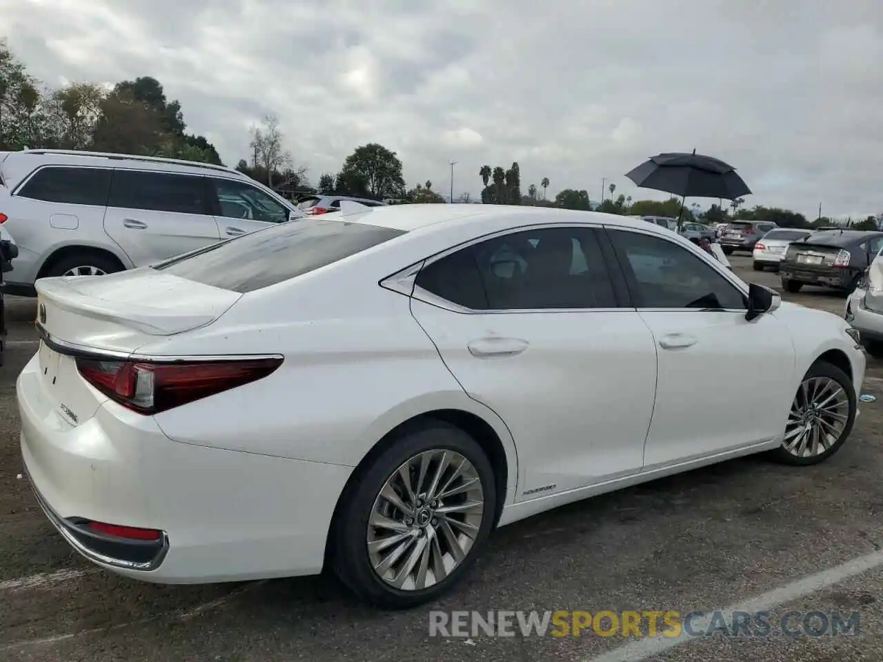 3 Photograph of a damaged car JTHB21B10K2027428 LEXUS ES300 2019