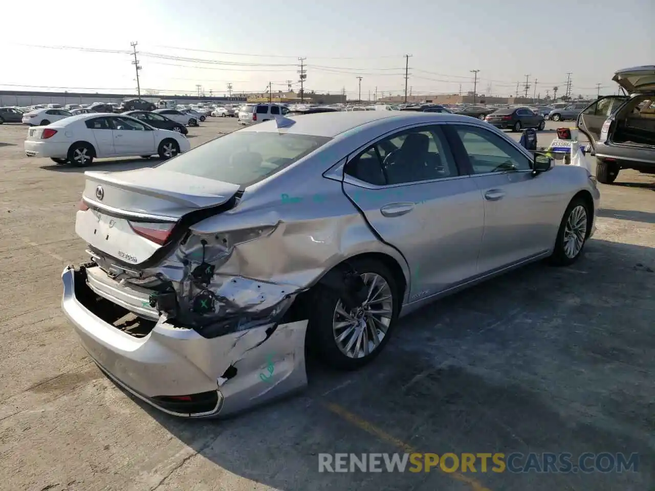 4 Photograph of a damaged car JTHB21B10K2031995 LEXUS ES300 2019