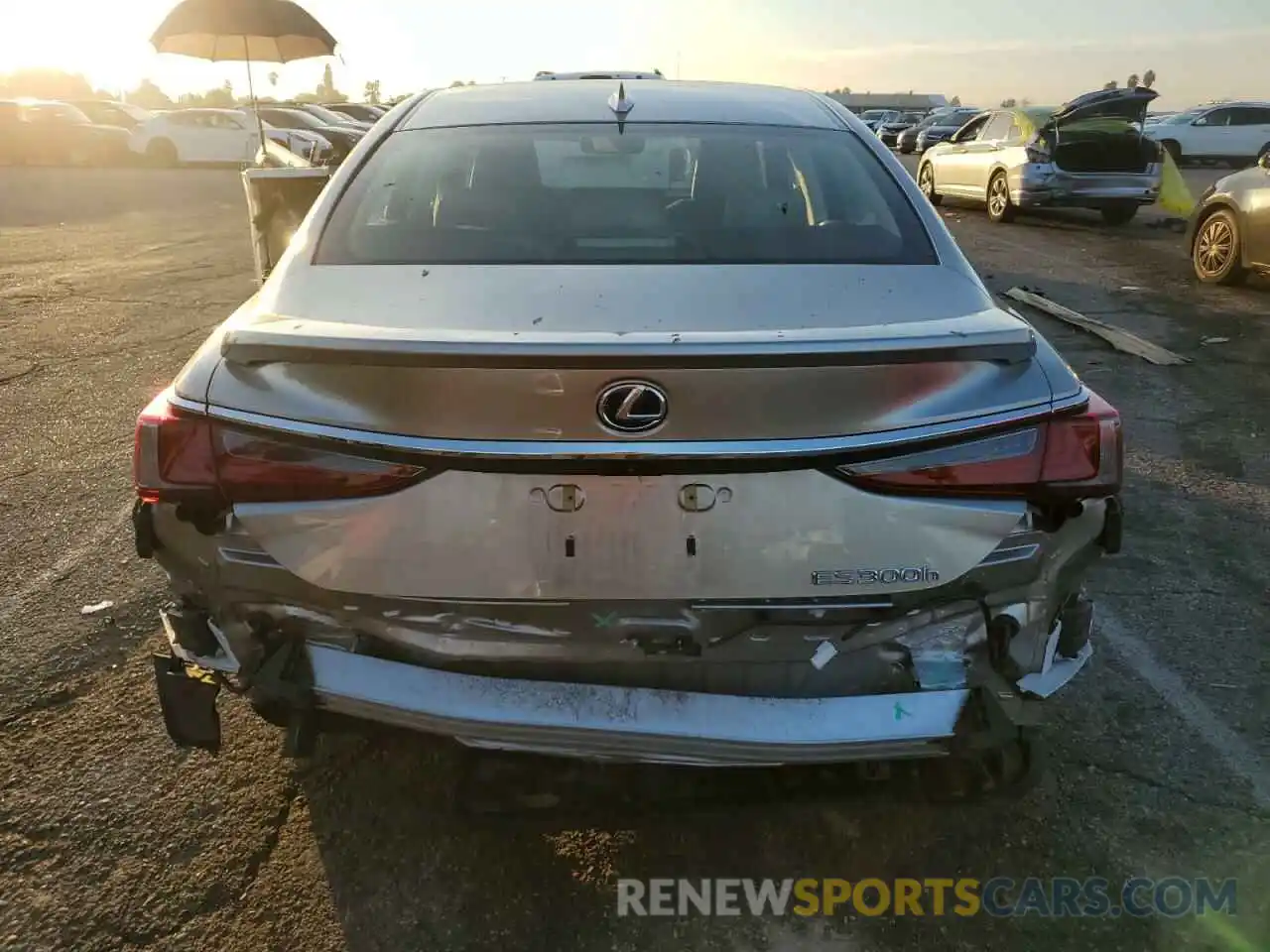 6 Photograph of a damaged car JTHB21B11K2020567 LEXUS ES300 2019