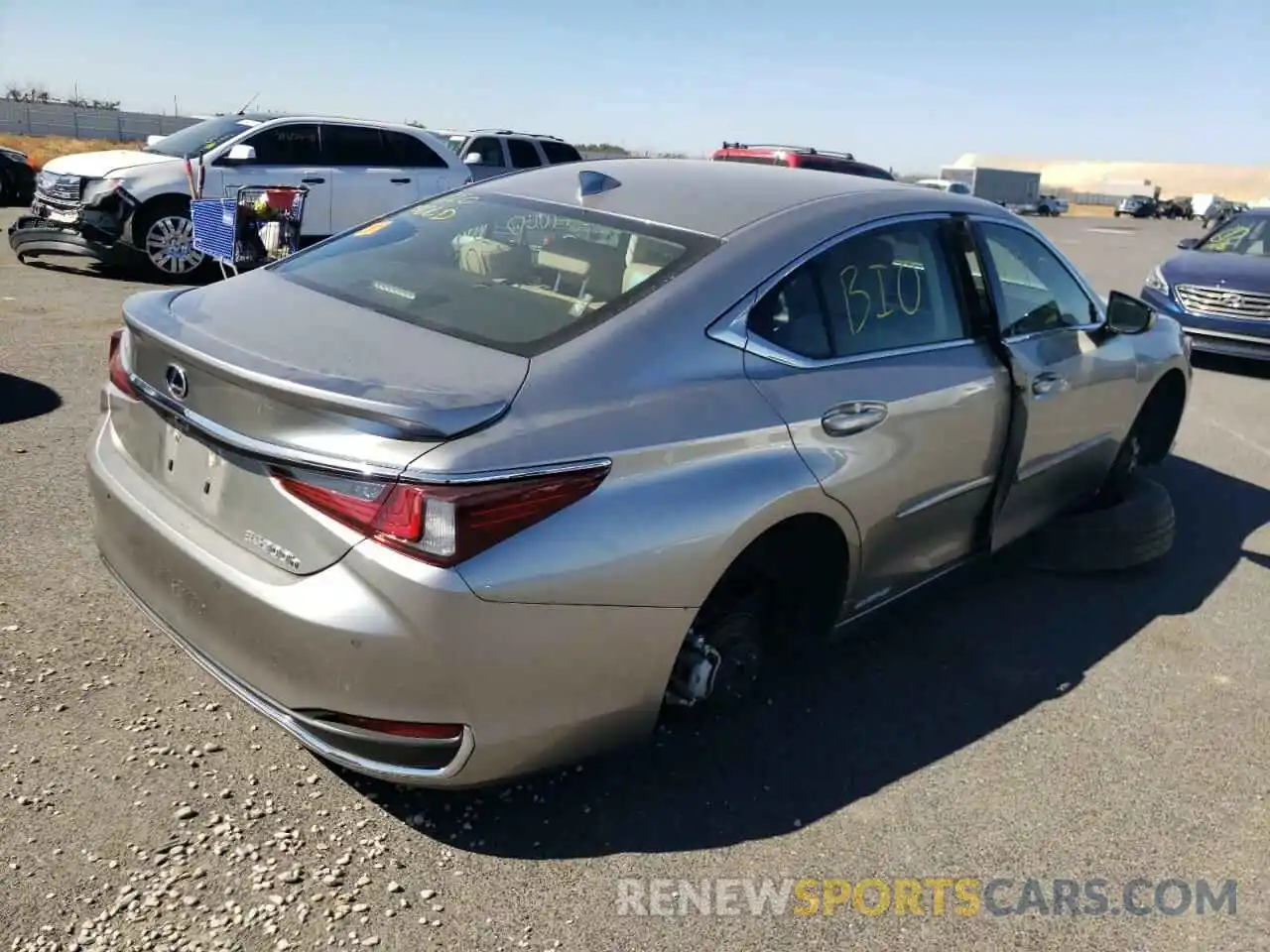 4 Photograph of a damaged car JTHB21B12K2042528 LEXUS ES300 2019