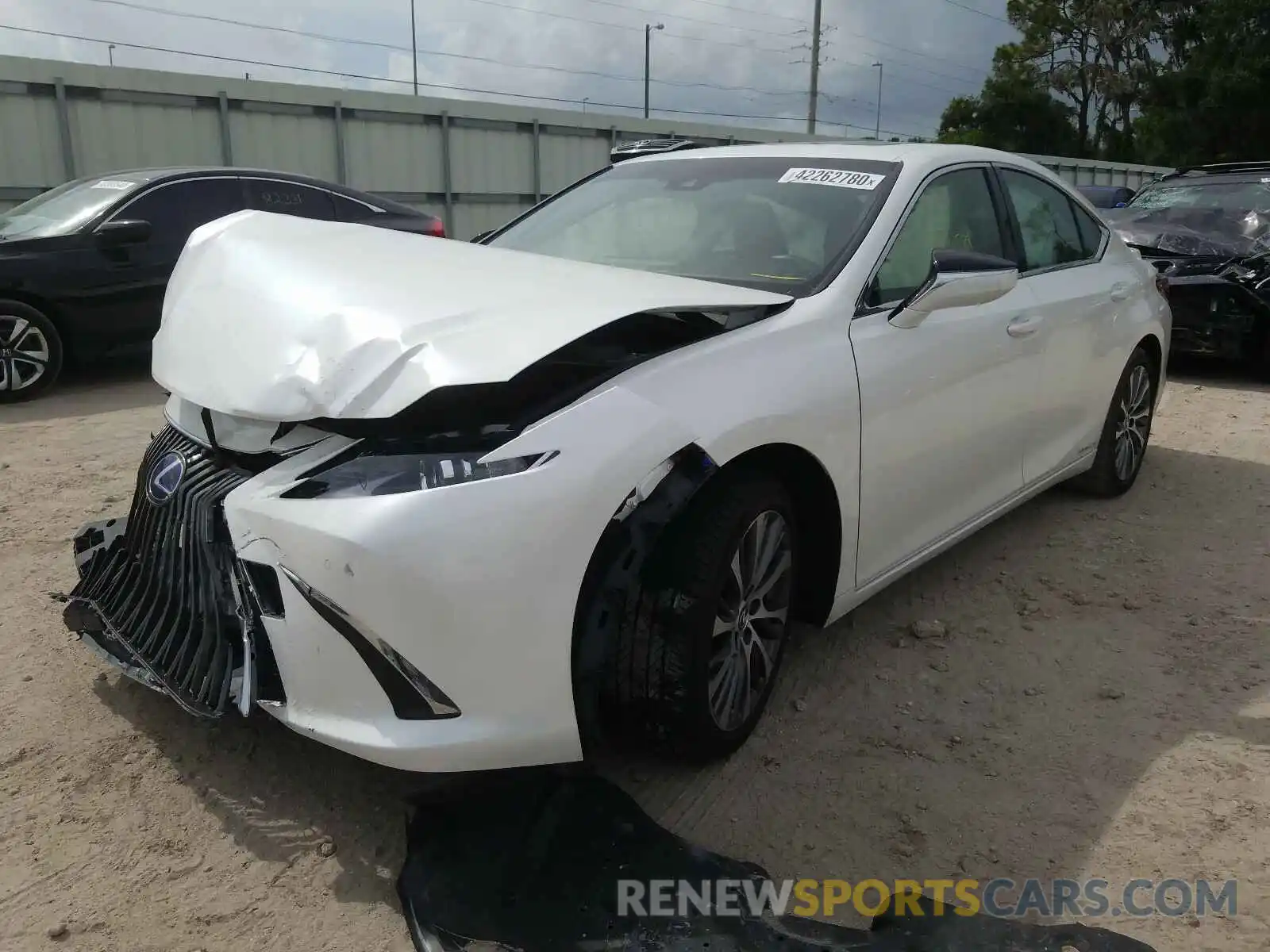 2 Photograph of a damaged car JTHB21B13K2022028 LEXUS ES300 2019