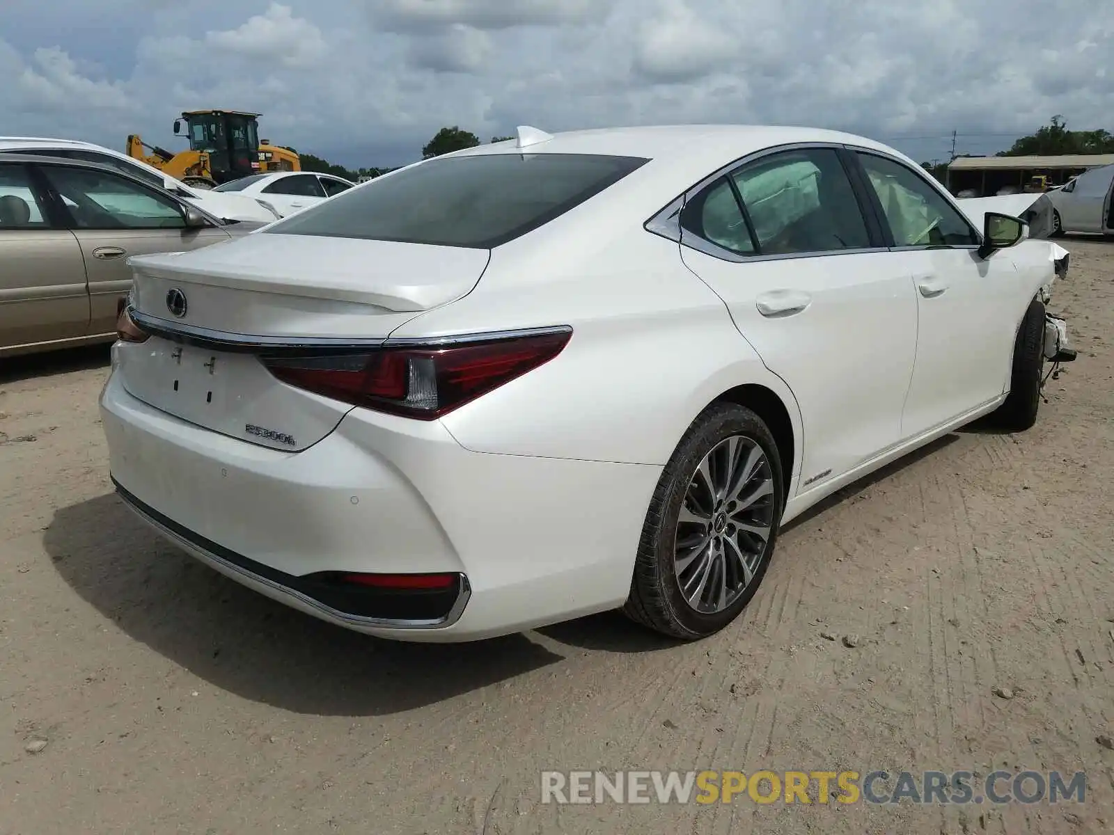 4 Photograph of a damaged car JTHB21B13K2022028 LEXUS ES300 2019