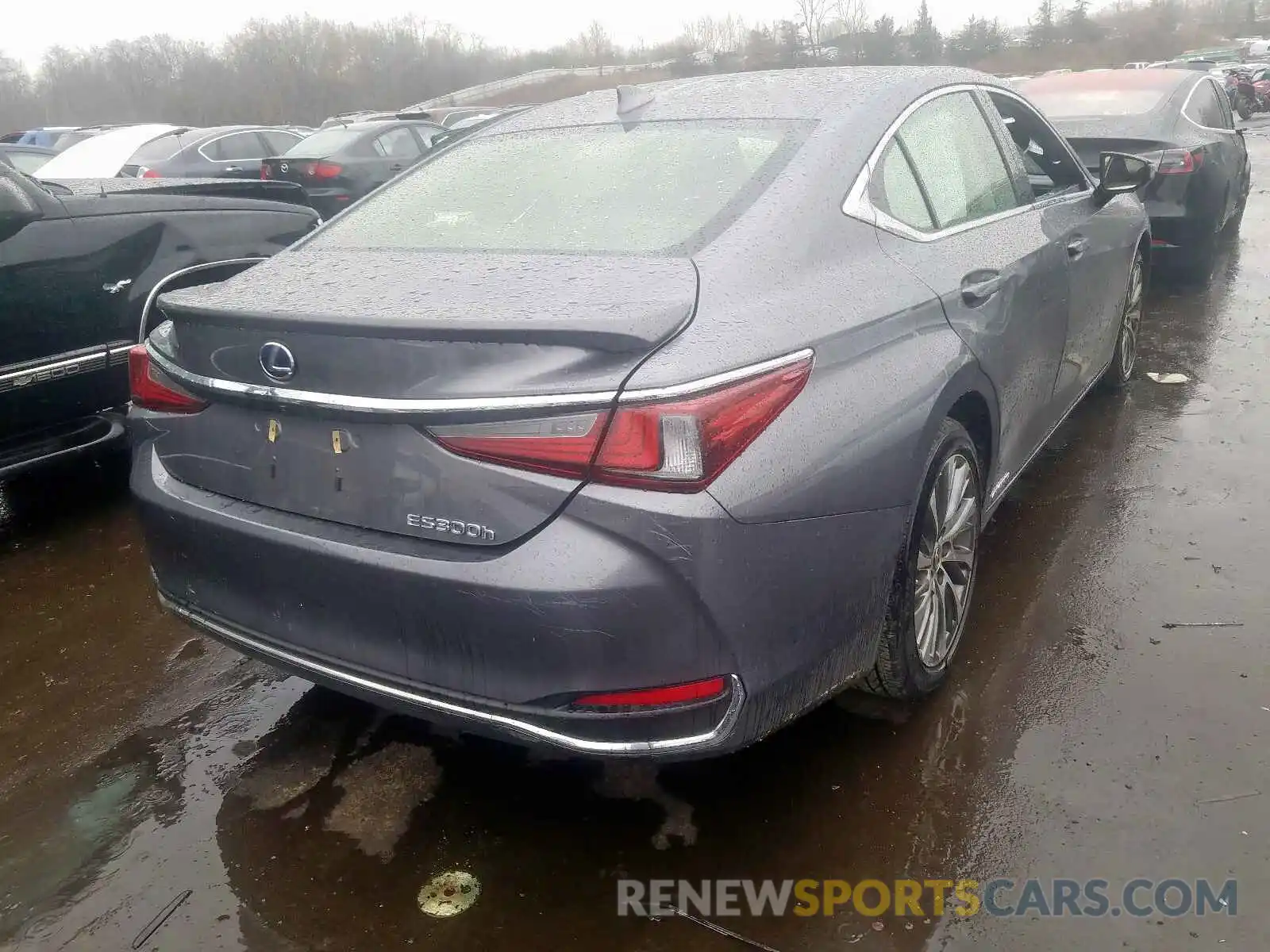 4 Photograph of a damaged car JTHB21B14K2024564 LEXUS ES300 2019