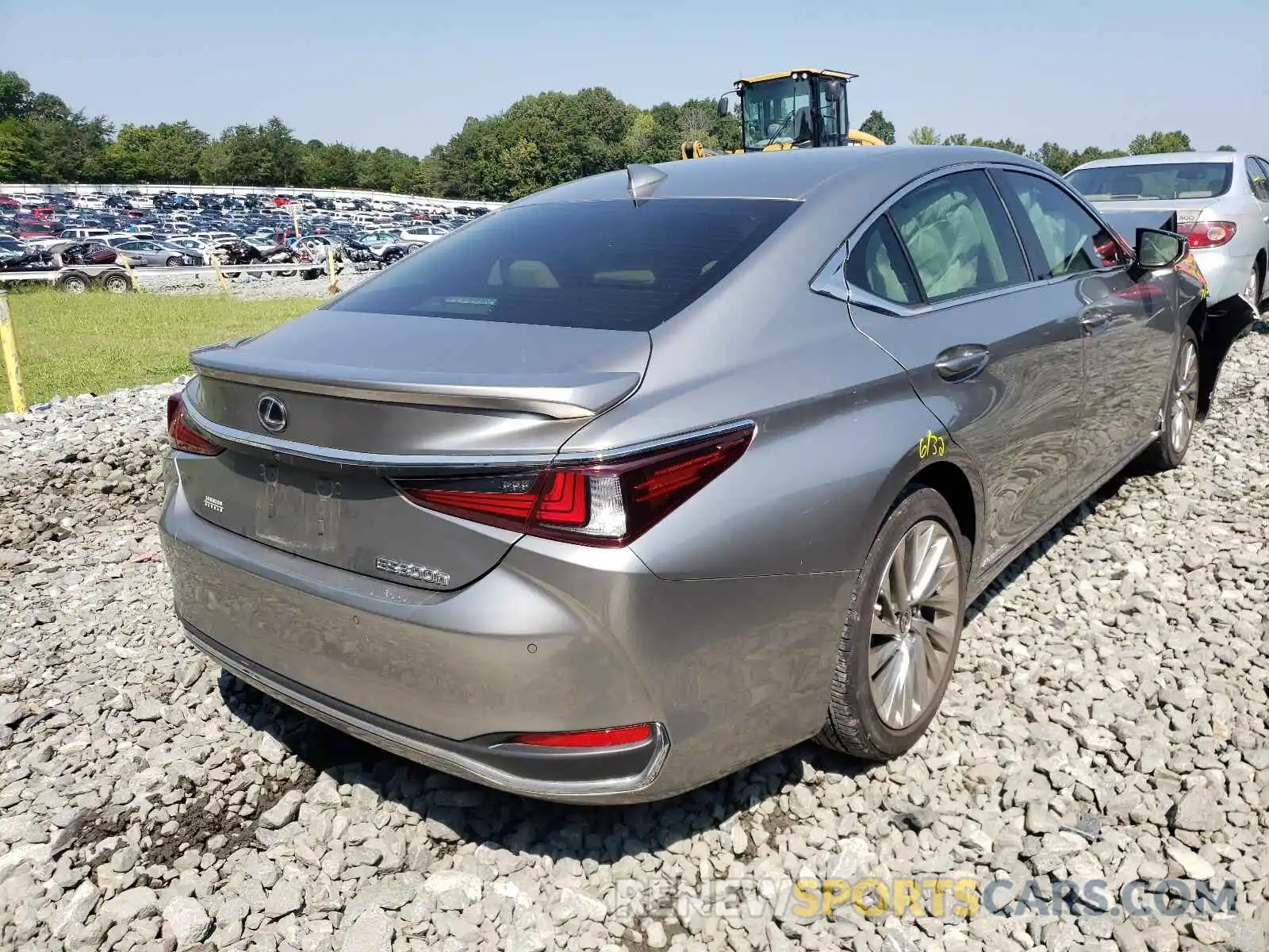 4 Photograph of a damaged car JTHB21B14K2033992 LEXUS ES300 2019