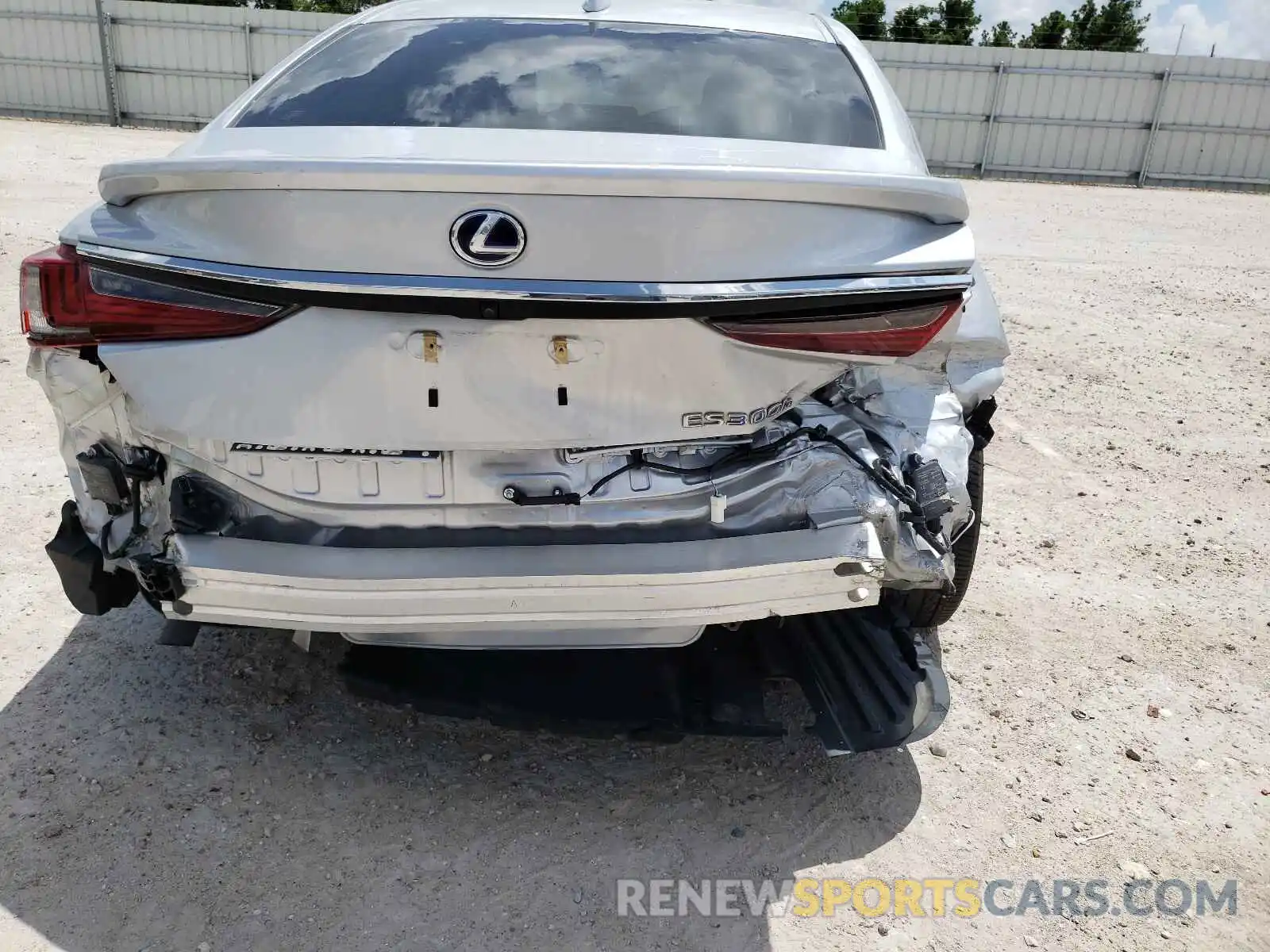 9 Photograph of a damaged car JTHB21B14K2035869 LEXUS ES300 2019