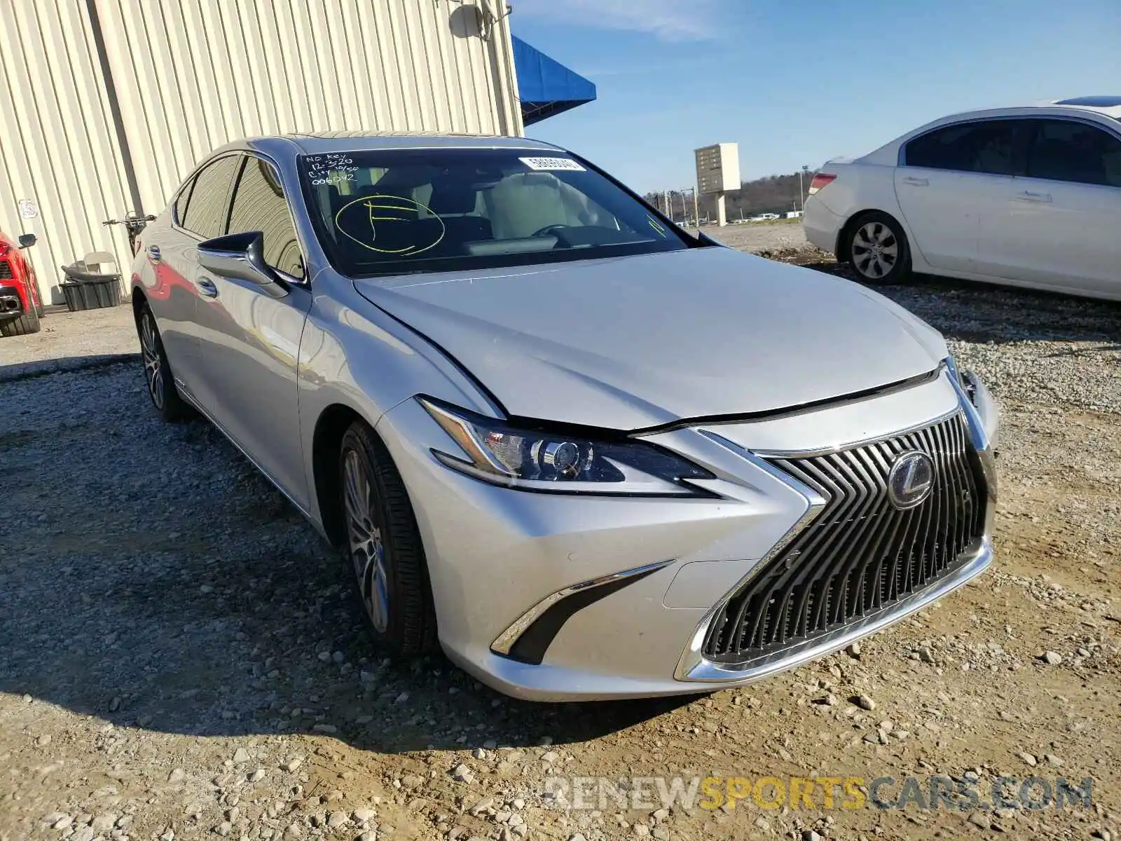 1 Photograph of a damaged car JTHB21B15K2006042 LEXUS ES300 2019