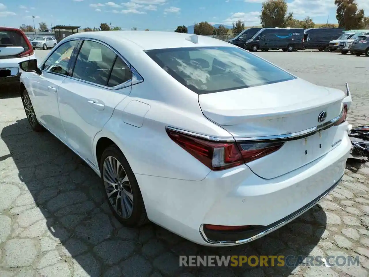 3 Photograph of a damaged car JTHB21B15K2026114 LEXUS ES300 2019