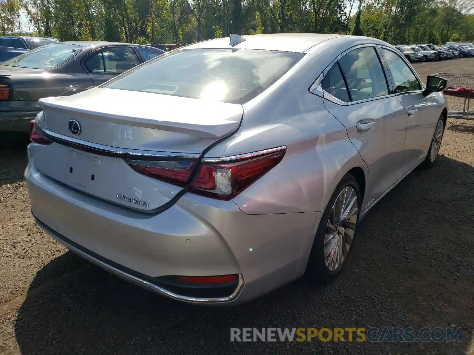 4 Photograph of a damaged car JTHB21B15K2026985 LEXUS ES300 2019