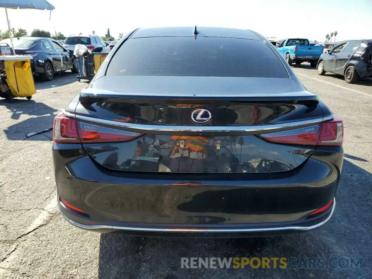 6 Photograph of a damaged car JTHB21B15K2042555 LEXUS ES300 2019