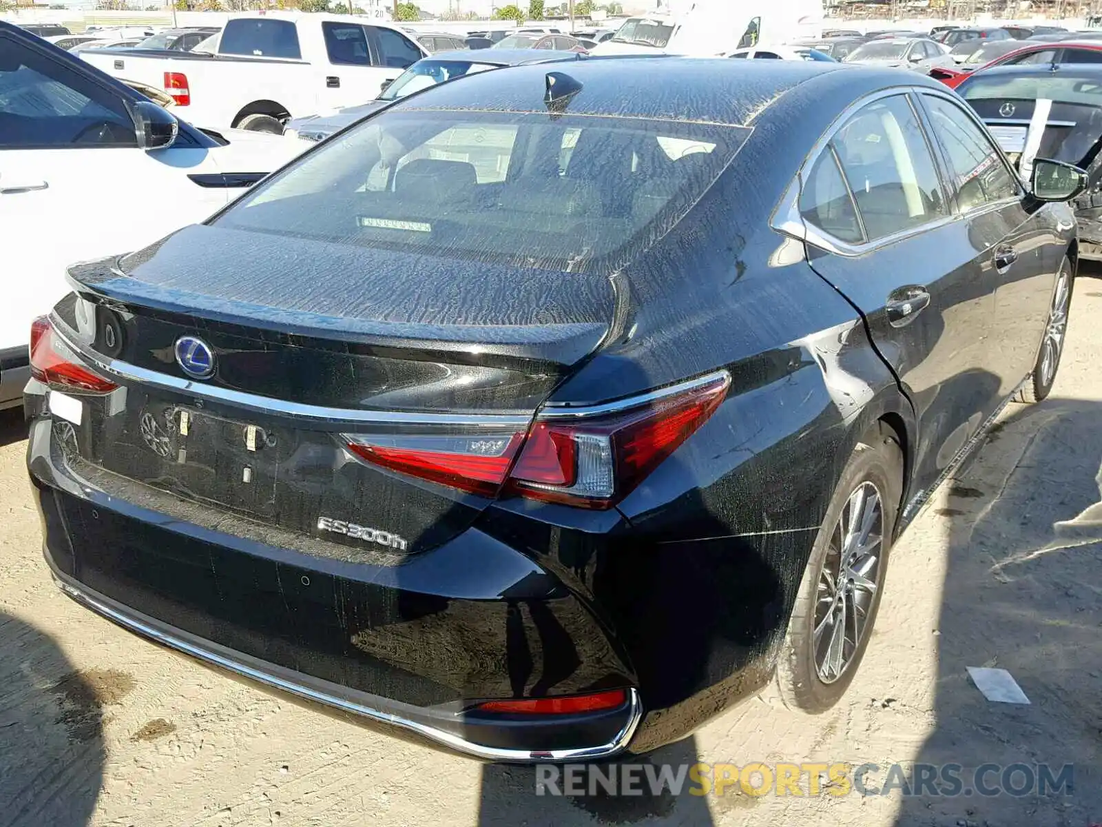 4 Photograph of a damaged car JTHB21B16K2002064 LEXUS ES300 2019