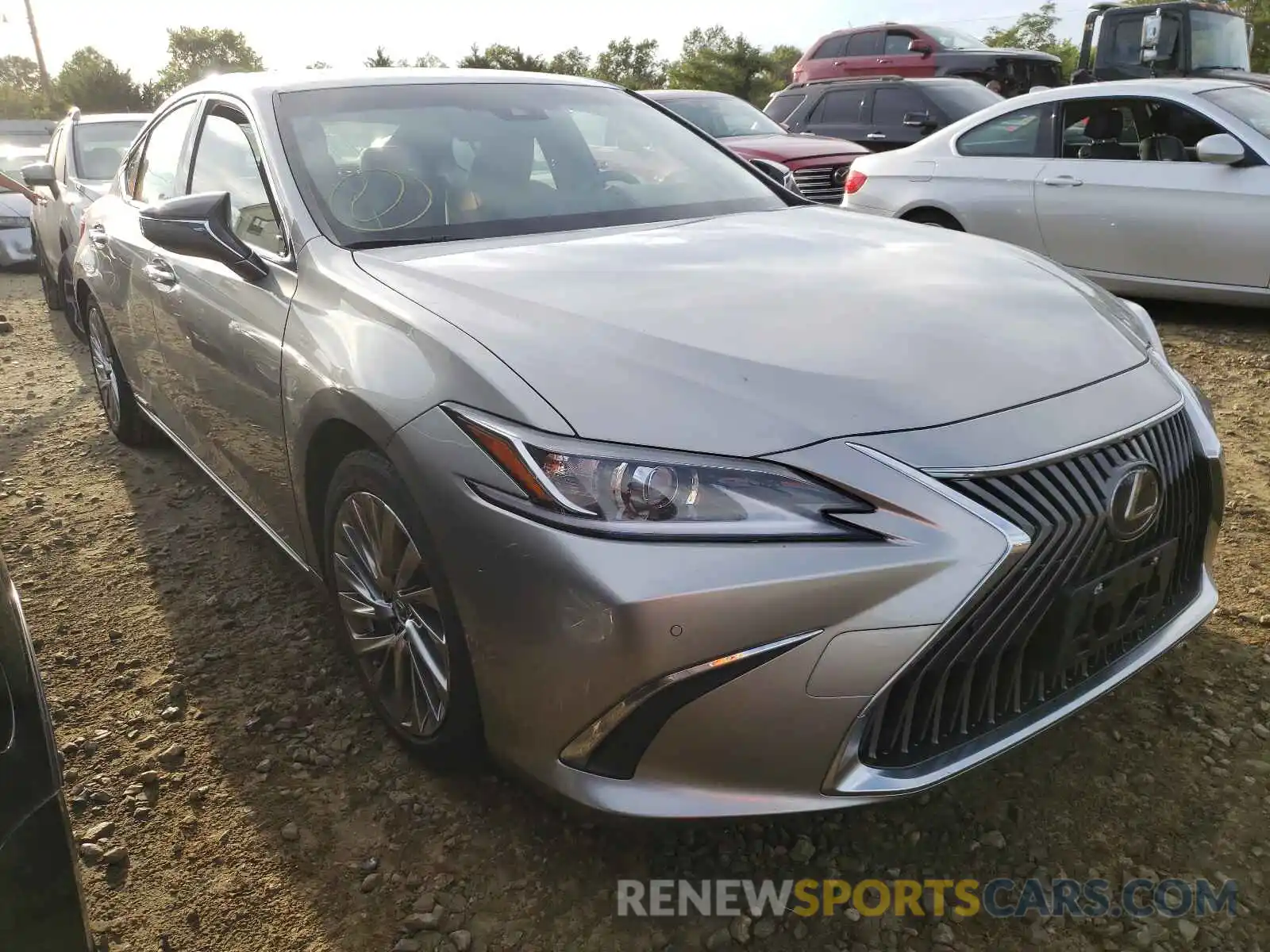 1 Photograph of a damaged car JTHB21B16K2002405 LEXUS ES300 2019