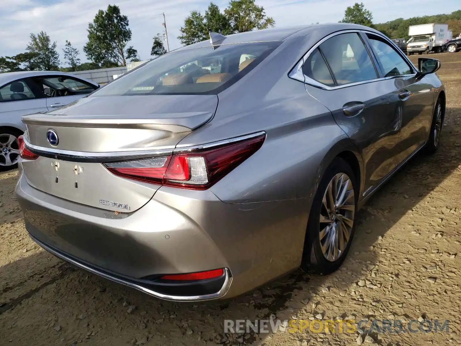 4 Photograph of a damaged car JTHB21B16K2002405 LEXUS ES300 2019