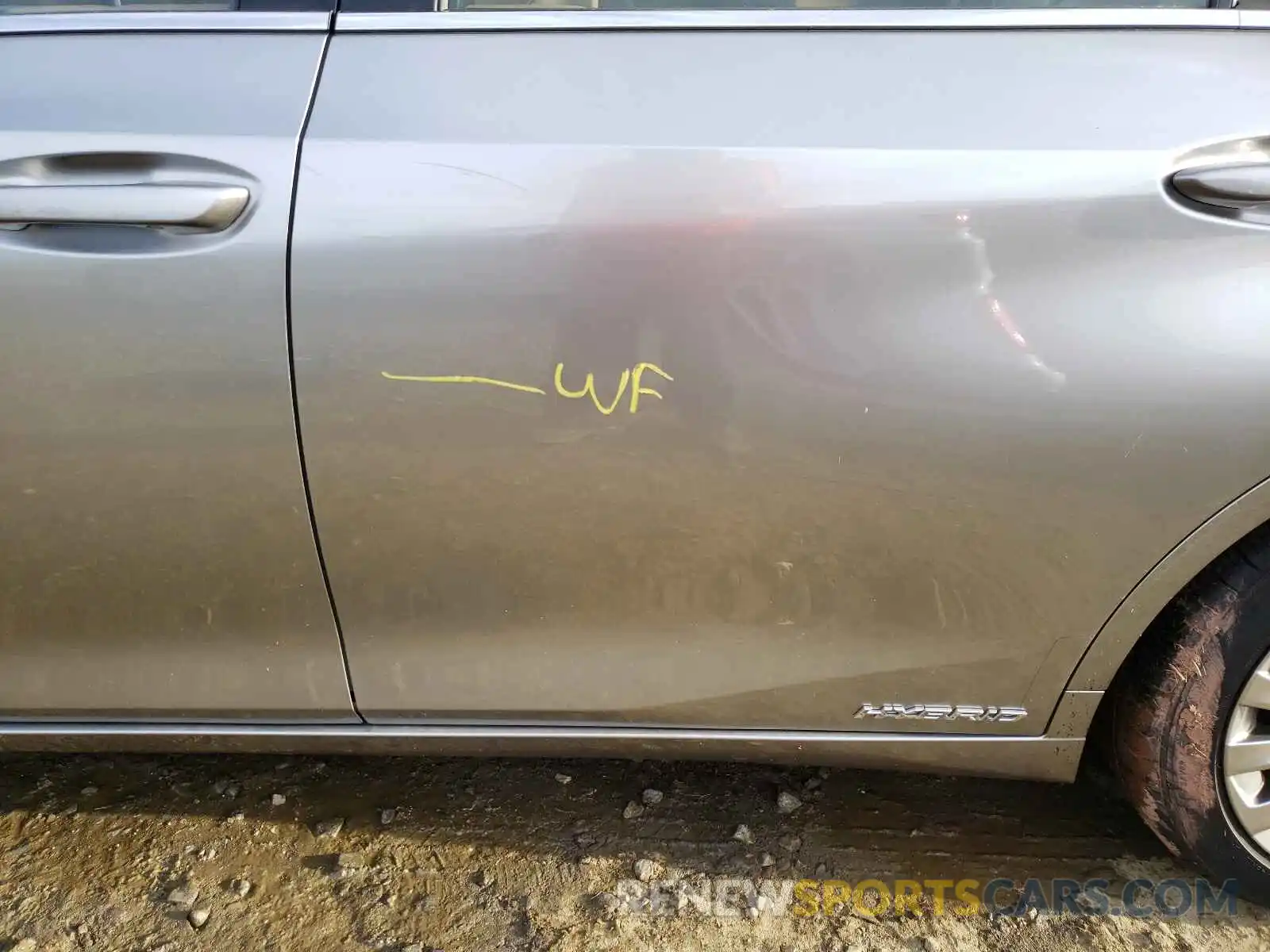 9 Photograph of a damaged car JTHB21B16K2002405 LEXUS ES300 2019