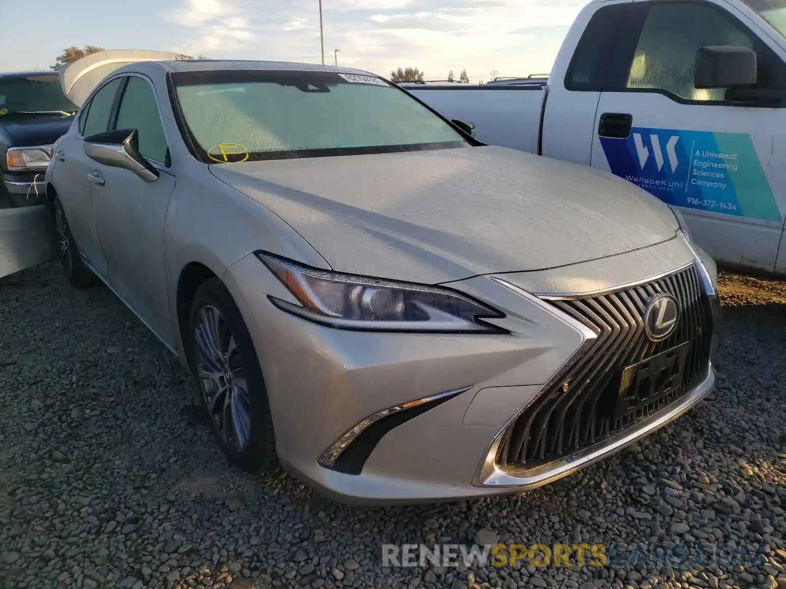 1 Photograph of a damaged car JTHB21B16K2003912 LEXUS ES300 2019