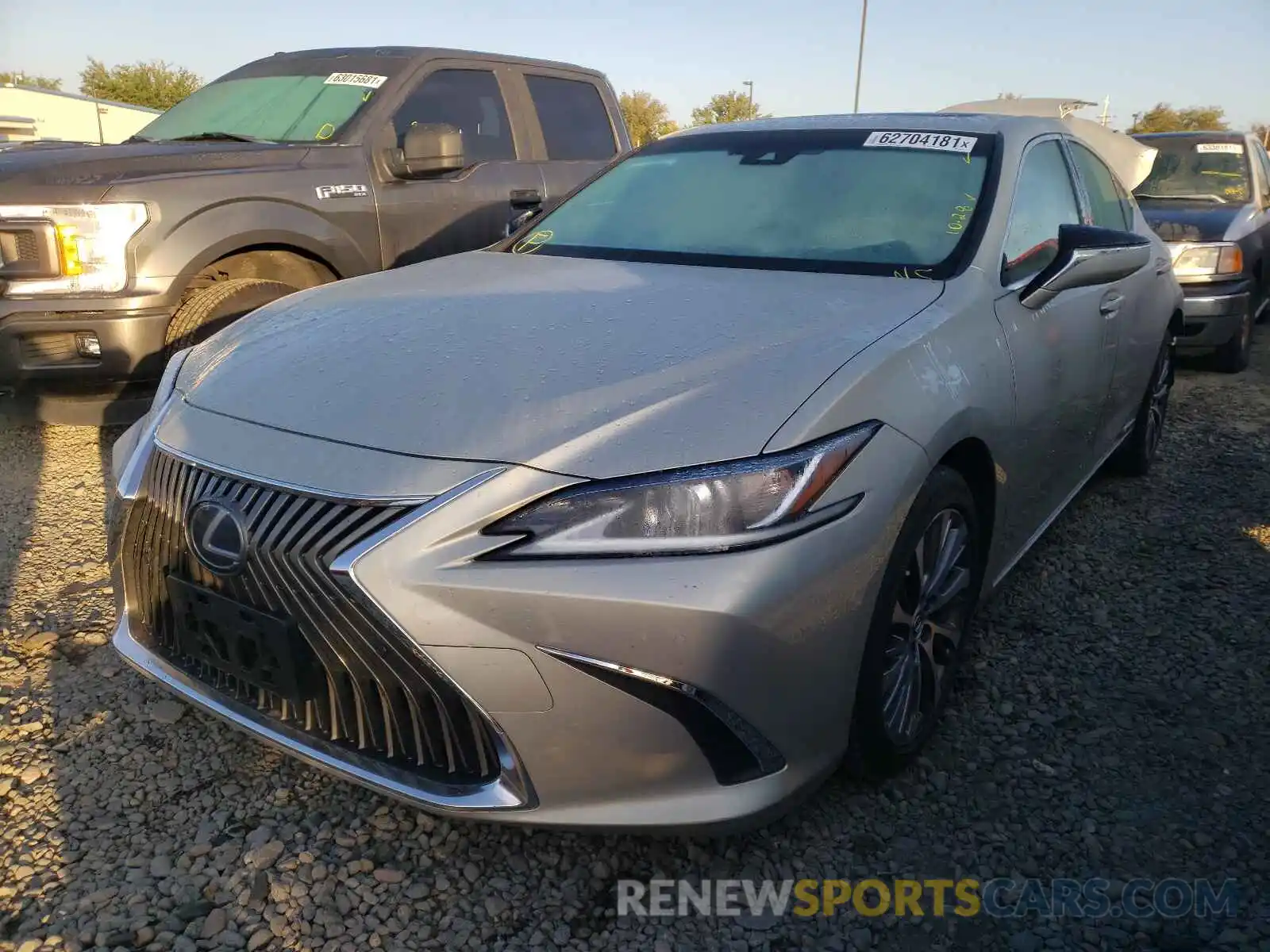 2 Photograph of a damaged car JTHB21B16K2003912 LEXUS ES300 2019