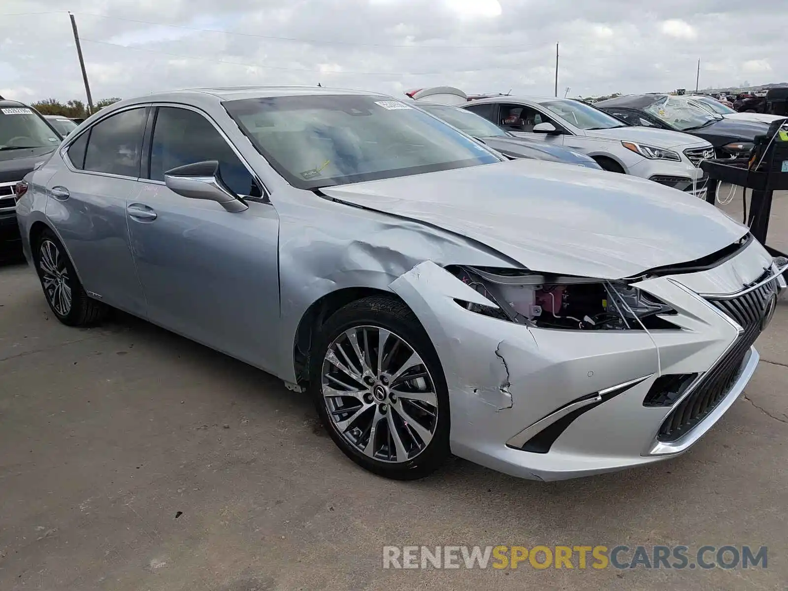 1 Photograph of a damaged car JTHB21B16K2006745 LEXUS ES300 2019