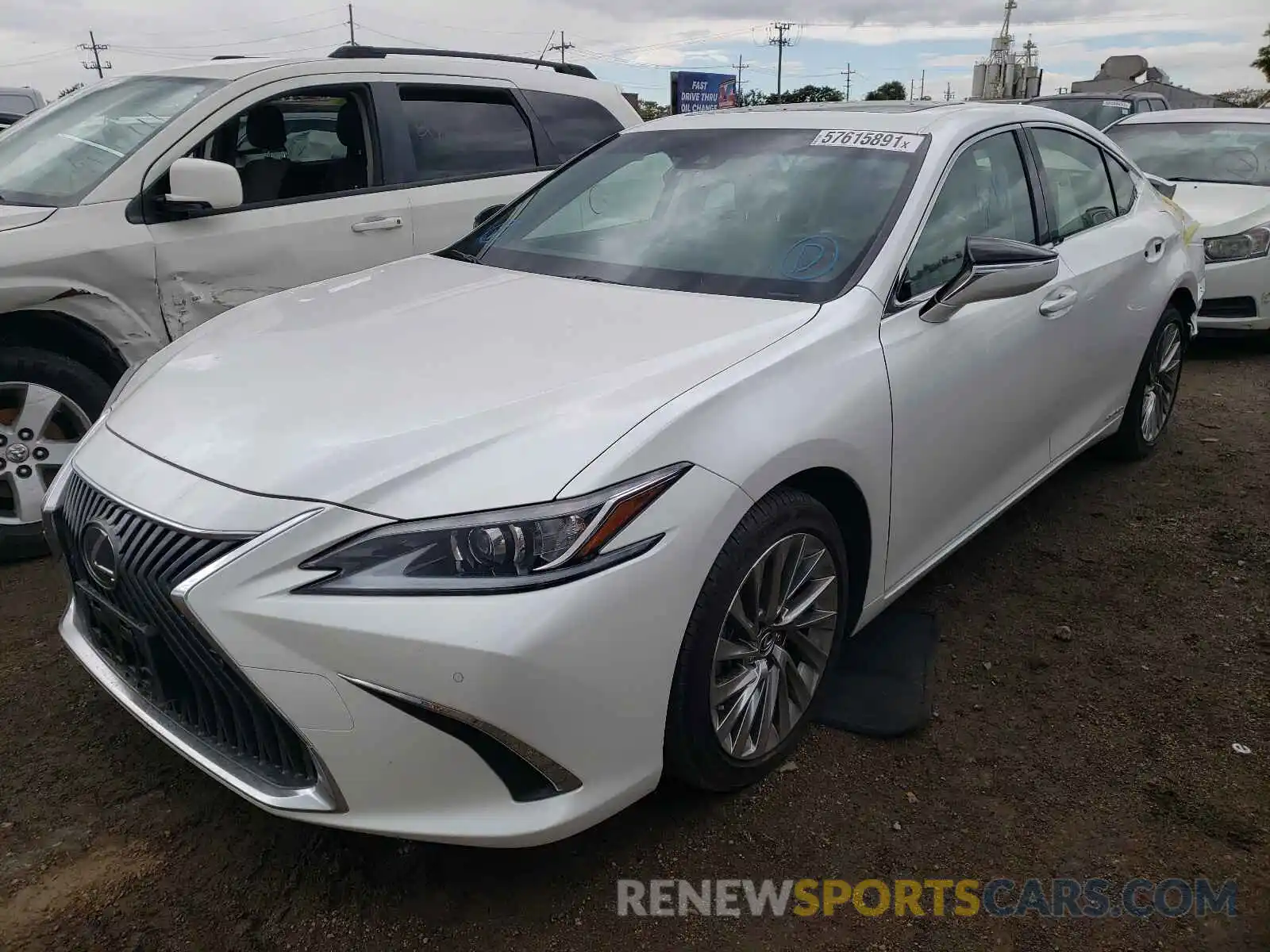 2 Photograph of a damaged car JTHB21B16K2006907 LEXUS ES300 2019