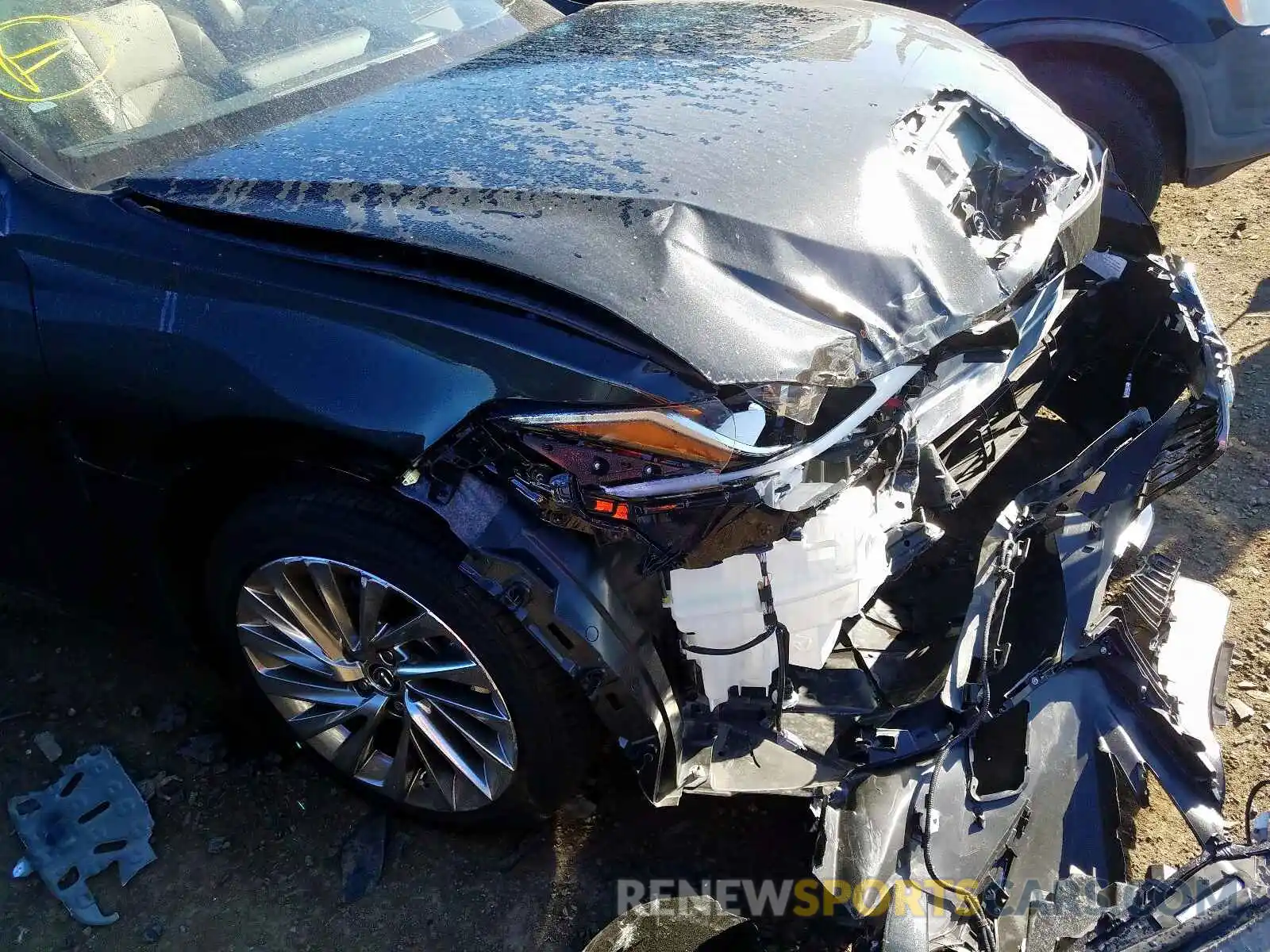 9 Photograph of a damaged car JTHB21B16K2025957 LEXUS ES300 2019