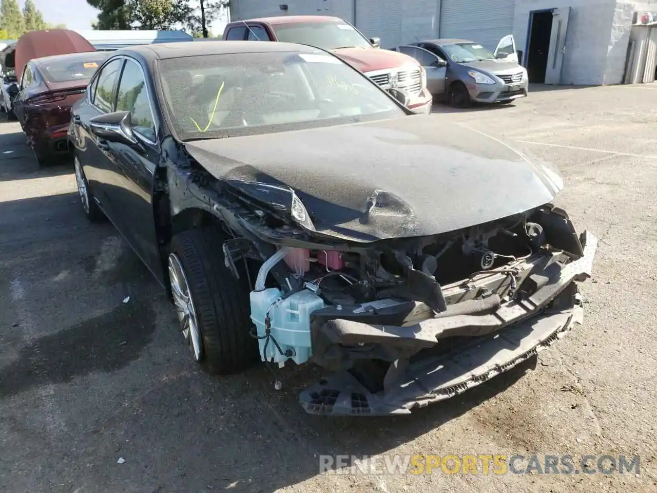 1 Photograph of a damaged car JTHB21B16K2026574 LEXUS ES300 2019