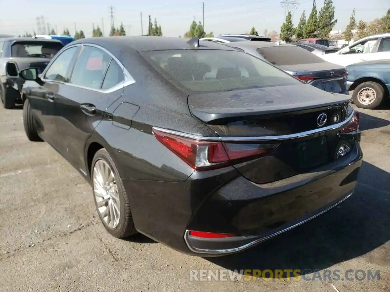 3 Photograph of a damaged car JTHB21B16K2026574 LEXUS ES300 2019