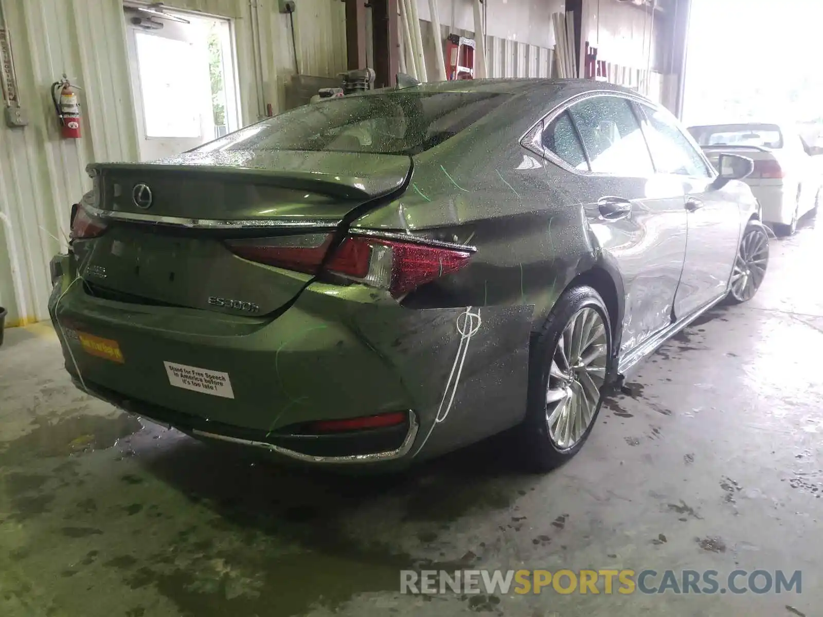 4 Photograph of a damaged car JTHB21B16K2031855 LEXUS ES300 2019