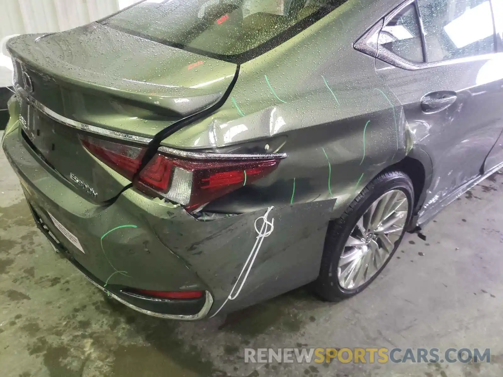 9 Photograph of a damaged car JTHB21B16K2031855 LEXUS ES300 2019